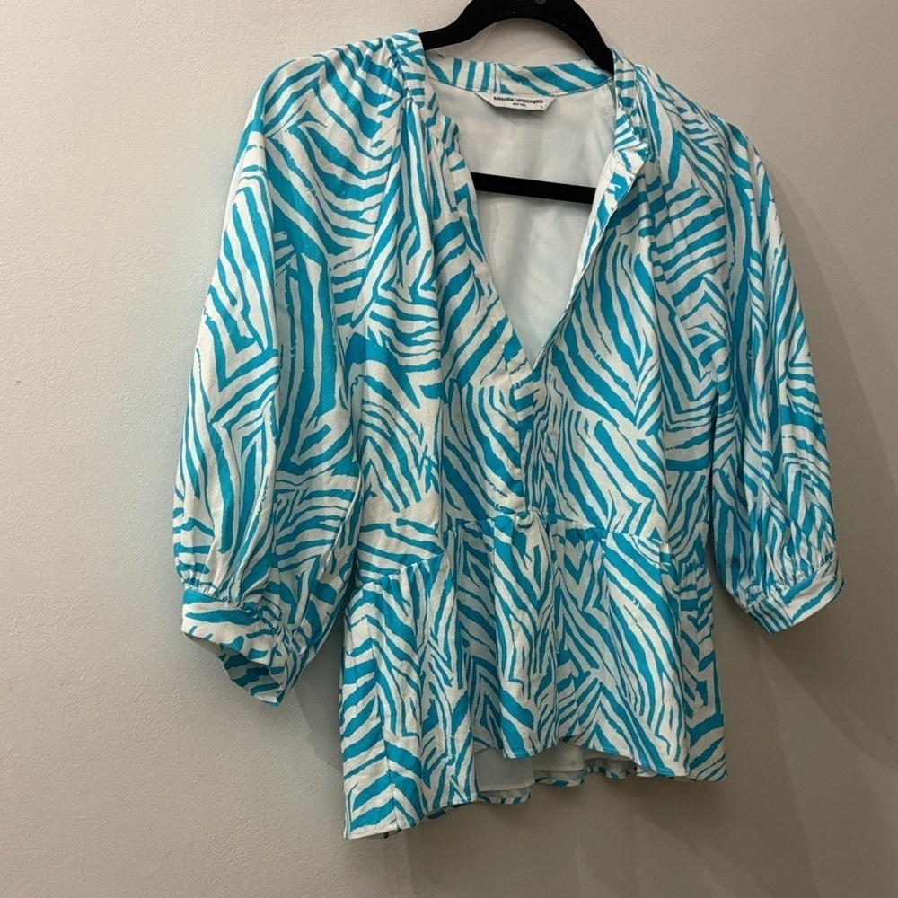 Amanda Uprichard Turquoise and White Patterned Top - size small - puff sleeve